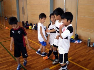 長崎県 Amigo Futsal 長崎スクール 幼児 小学1 2年生クラス ママデーラ スポサーチ 長崎県 Amigo Futsal 長崎スクール 幼児 小学1 2年生クラス ママデーラ スポサーチ